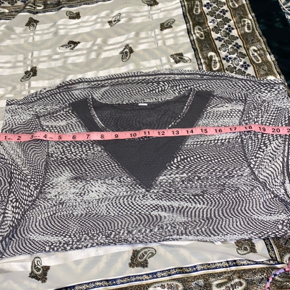 Lululemon - Picture 1 of 5